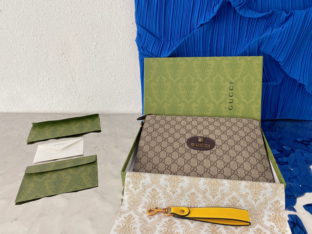 J0  Gucci 古奇   Neo Vintage 系列手拿包 GG印花手袋 手包 采用精湛镶嵌细工，实物拍摄 原厂原版面料 473956 配送小票原版礼盒 30 x 20cm。