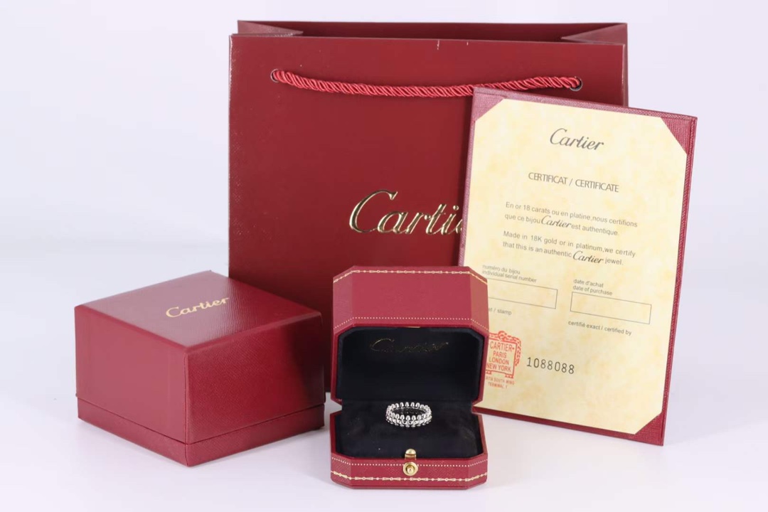 Cartier Cartier 卡‮亚地‬新款银色‮弹子‬头 铆钉戒指