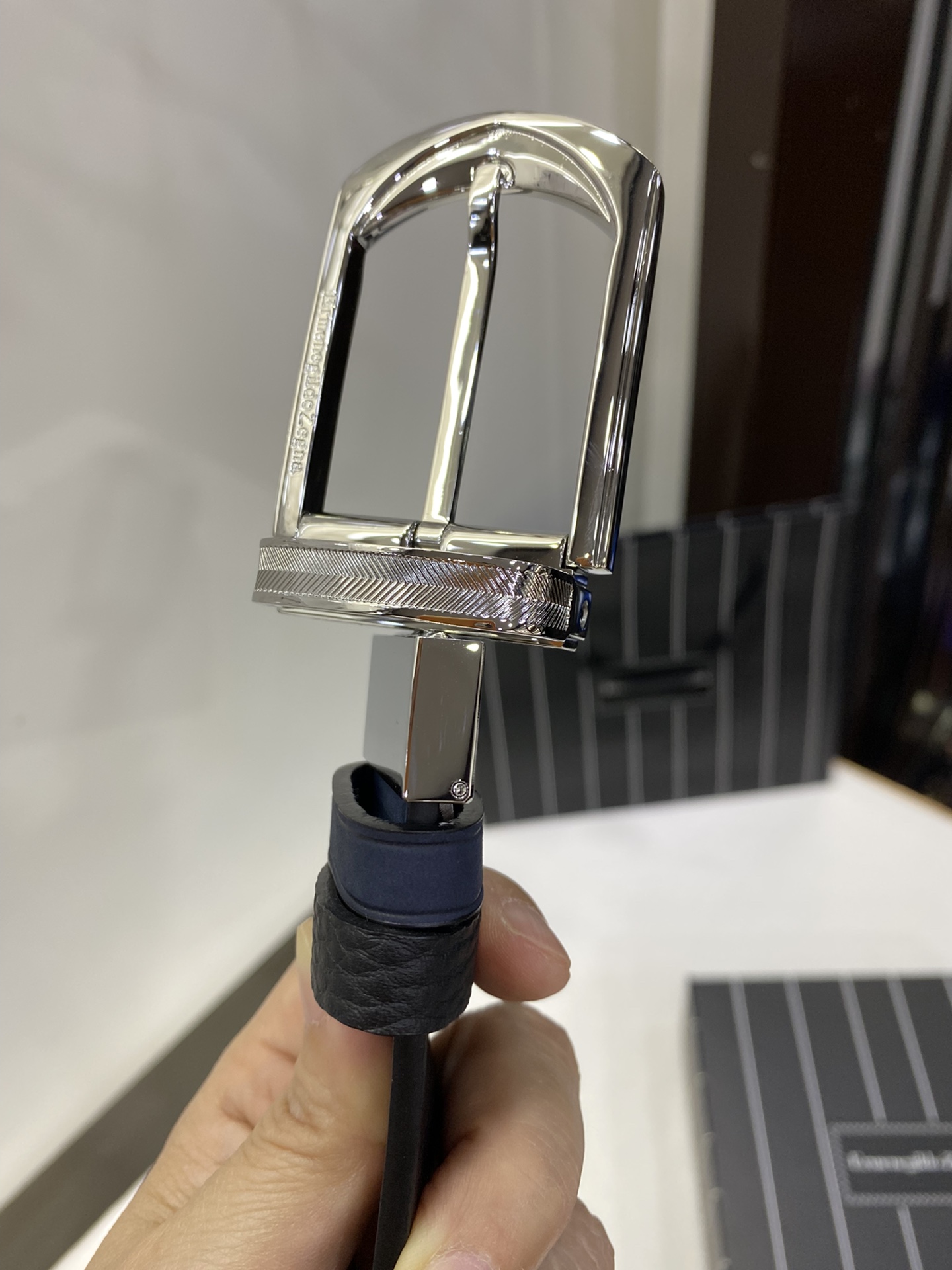 Ermengildo. Zein杰尼亚男士商务休闲旋转针扣进口绒面配牛皮腰带3.5cm