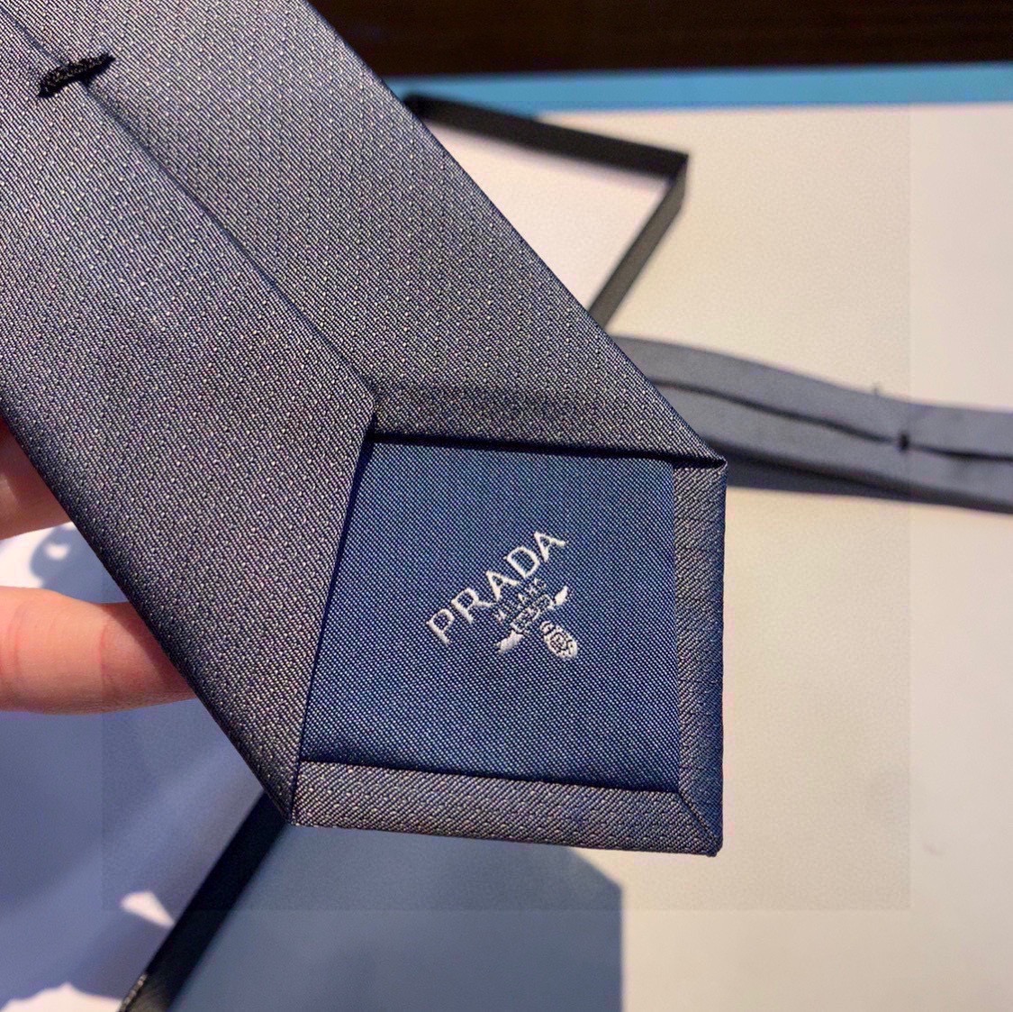 PRADA普拉达100%顶级手工定制男士提花领带