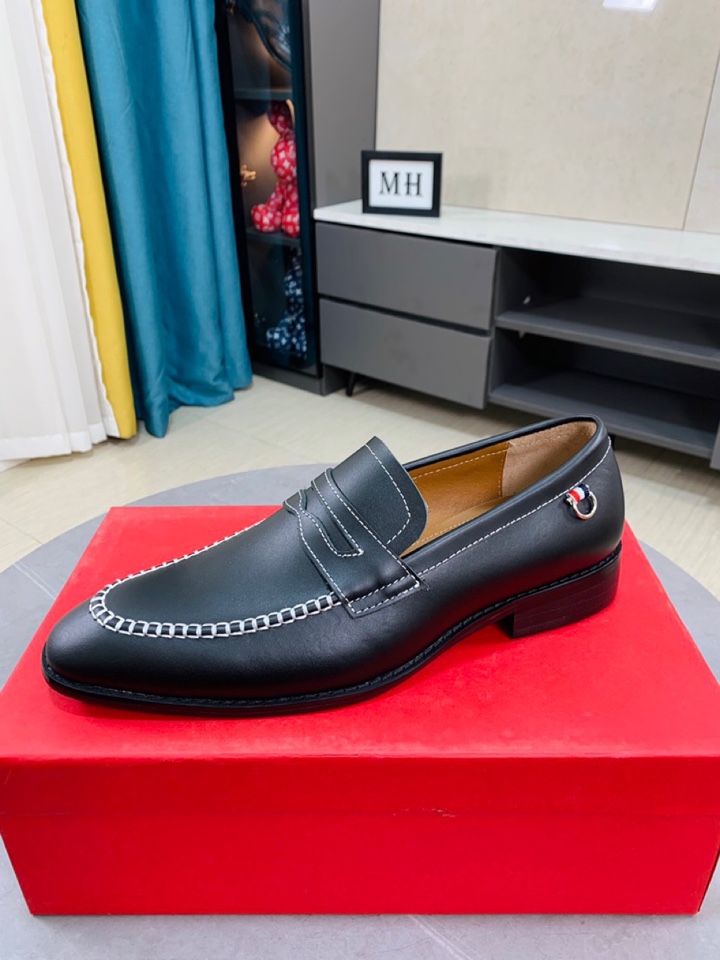 J0  牛里Ferragamo菲拉格慕原单代购，进口小牛皮➕水染牛里，原版橡胶大底，皮鞋鞋系列，随意出入各种场合、百搭舒适，38-44，45 46可定做