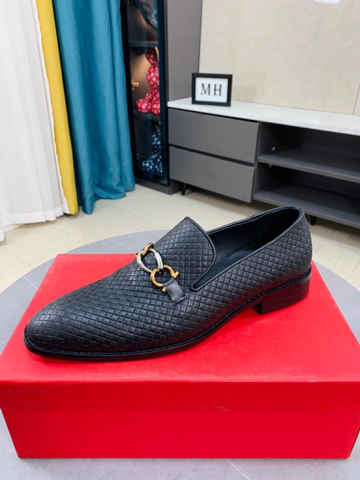 J0  牛里Ferragamo菲拉格慕原单代购，进口小牛皮➕水染牛里，原版橡胶大底，皮鞋鞋系列，随意出入各种场合、百搭舒适，38-44，45 46可定做