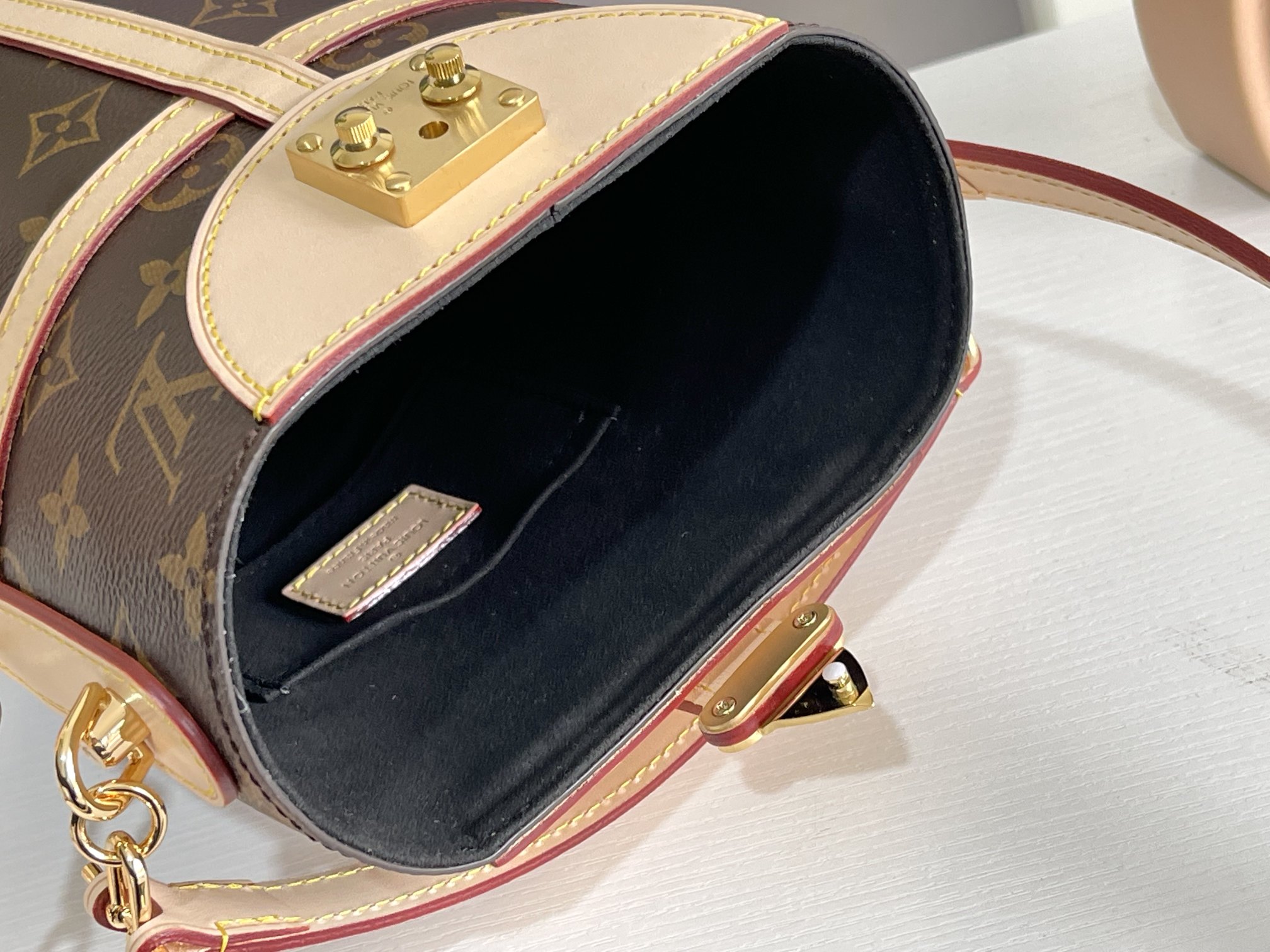 Louis Vuitton Haute Couture Classic Luxury Handbag Shoulder Crossbody 8