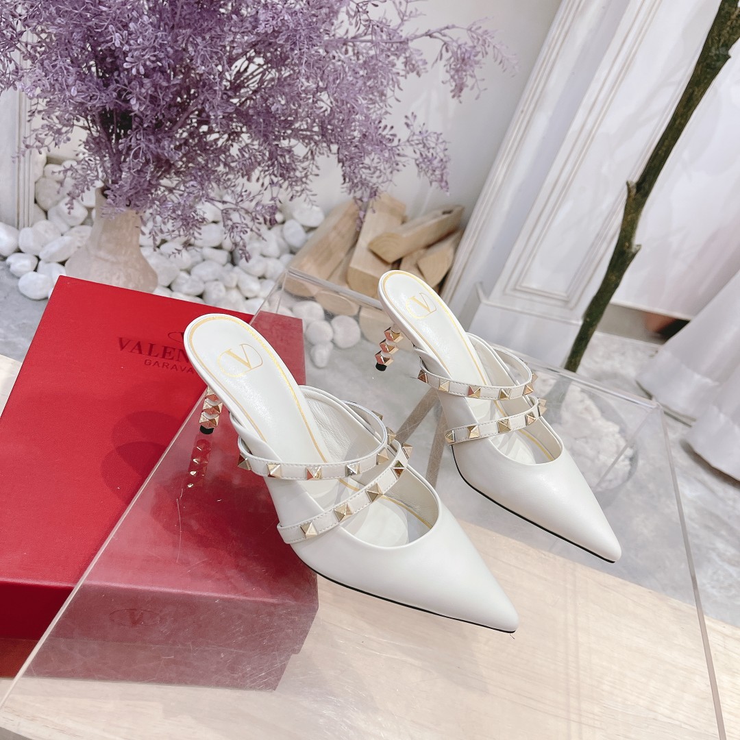 Valentino. contadores Valentino la última serie de la versión más alta de los detalles de la pasarel