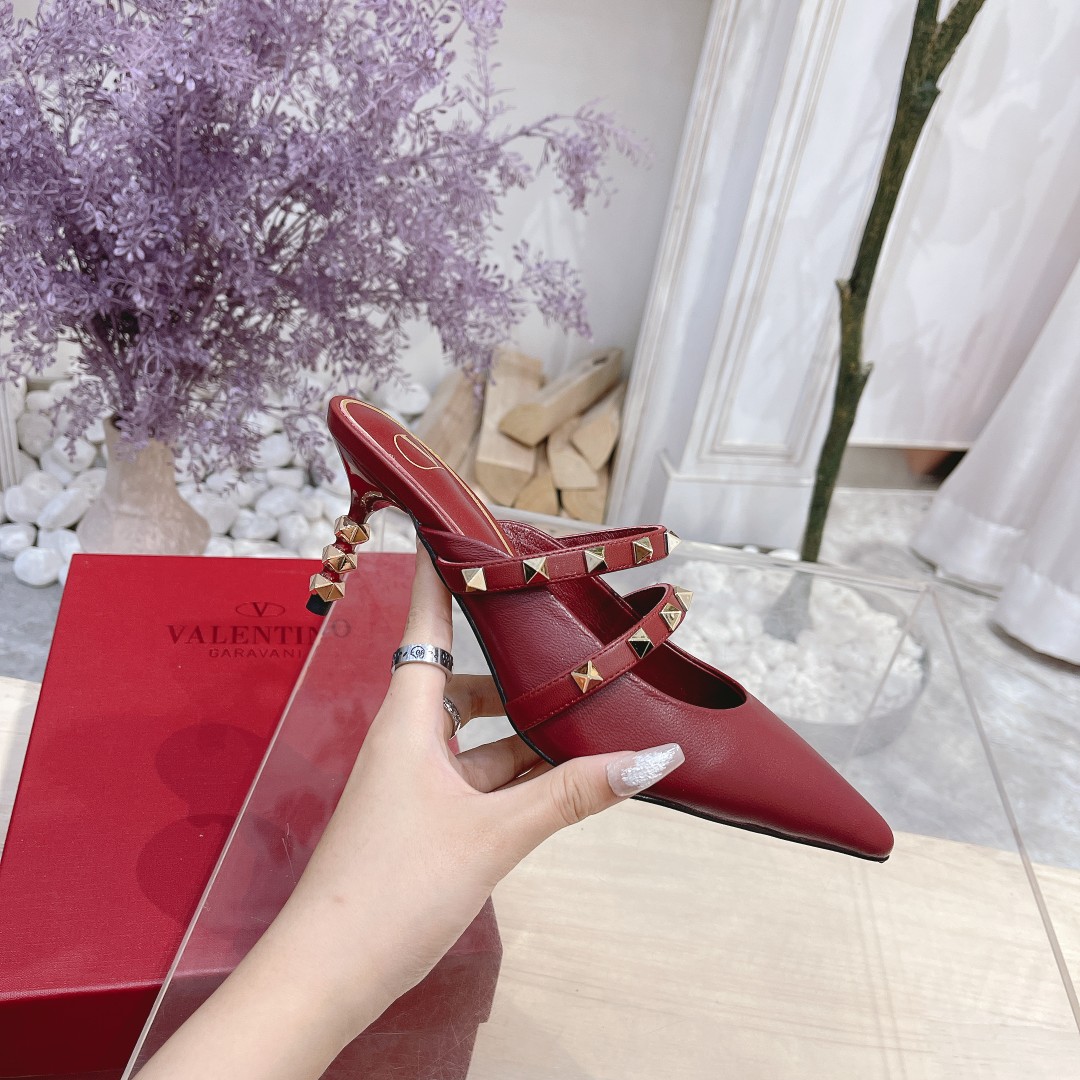 Valentino. contadores Valentino la última serie de la versión más alta de los detalles de la pasarel