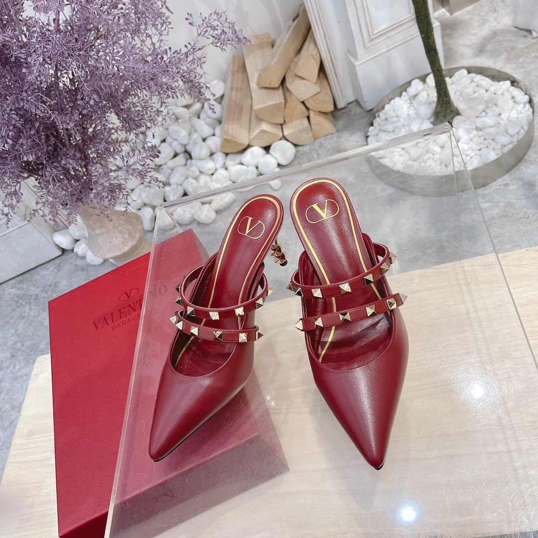 Valentino. contadores Valentino la última serie de la versión más alta de los detalles de la pasarel