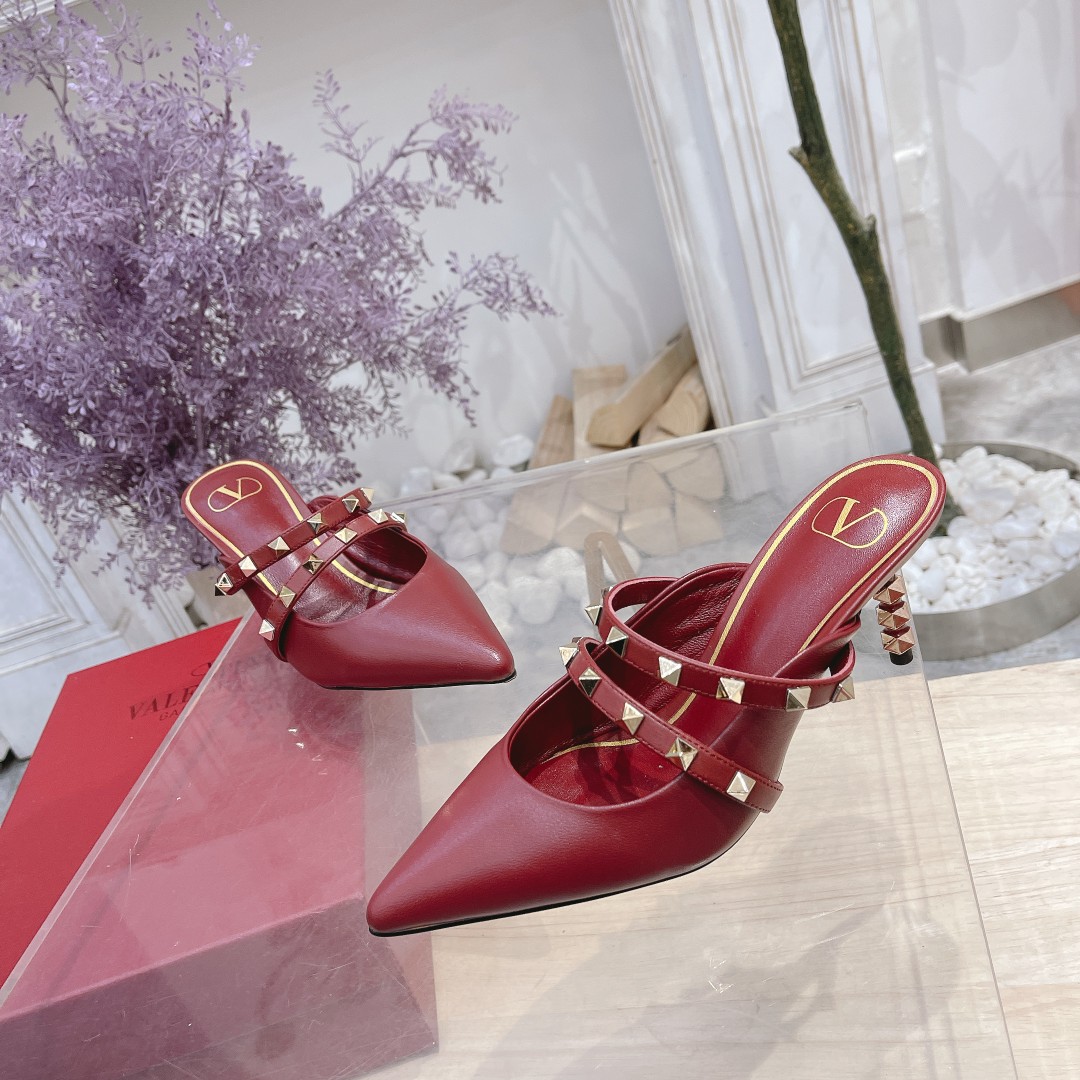 Valentino. contadores Valentino la última serie de la versión más alta de los detalles de la pasarel
