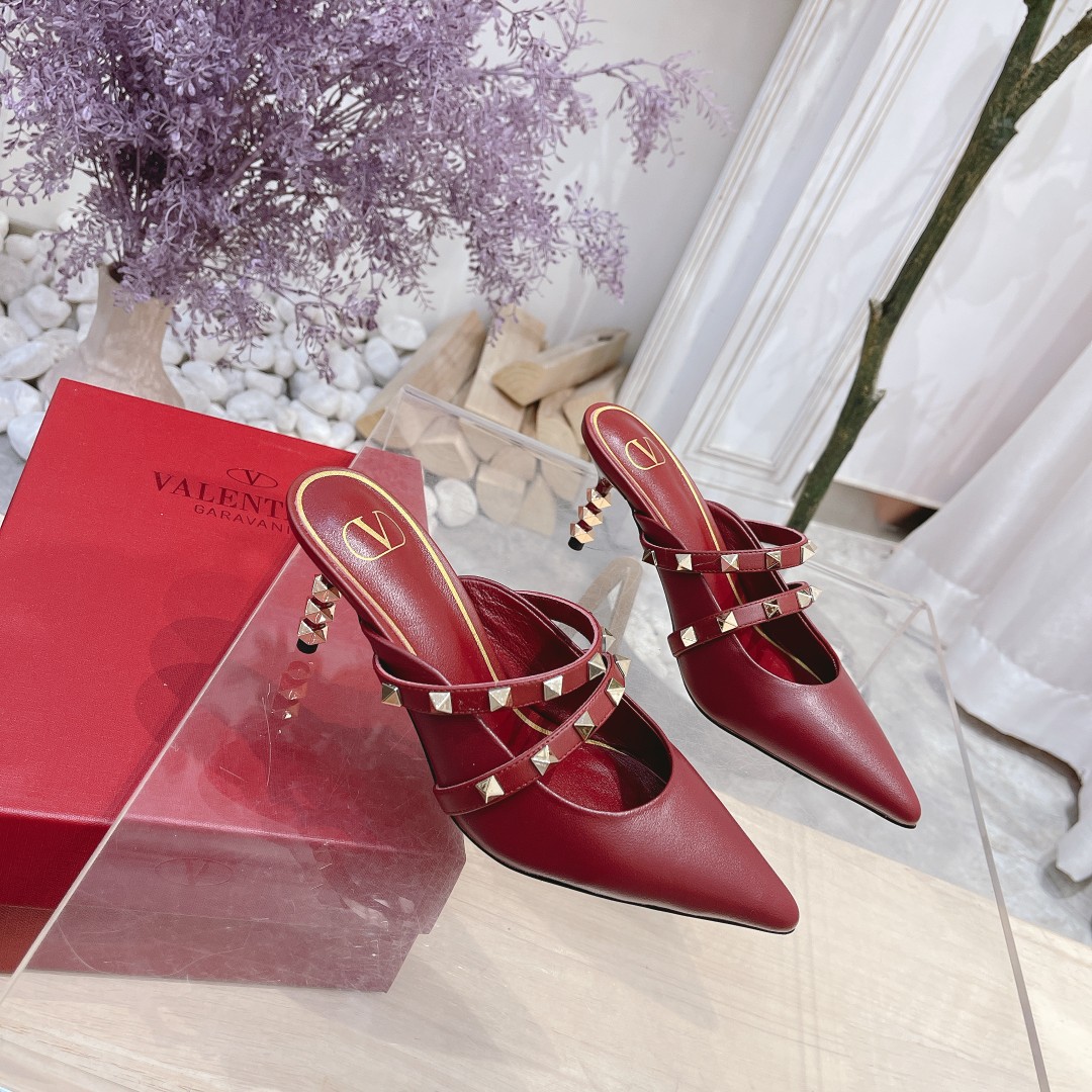 Valentino. contadores Valentino la última serie de la versión más alta de los detalles de la pasarel