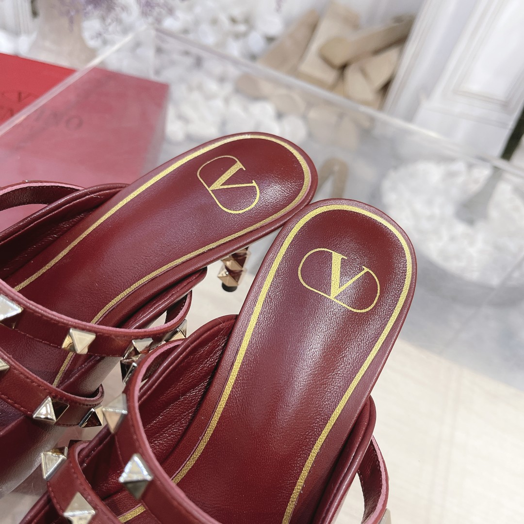 Valentino. contadores Valentino la última serie de la versión más alta de los detalles de la pasarel