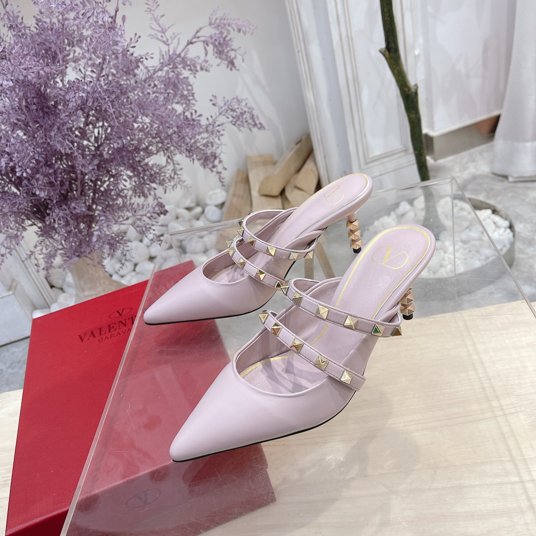 Valentino. contadores Valentino la última serie de la versión más alta de los detalles de la pasarel