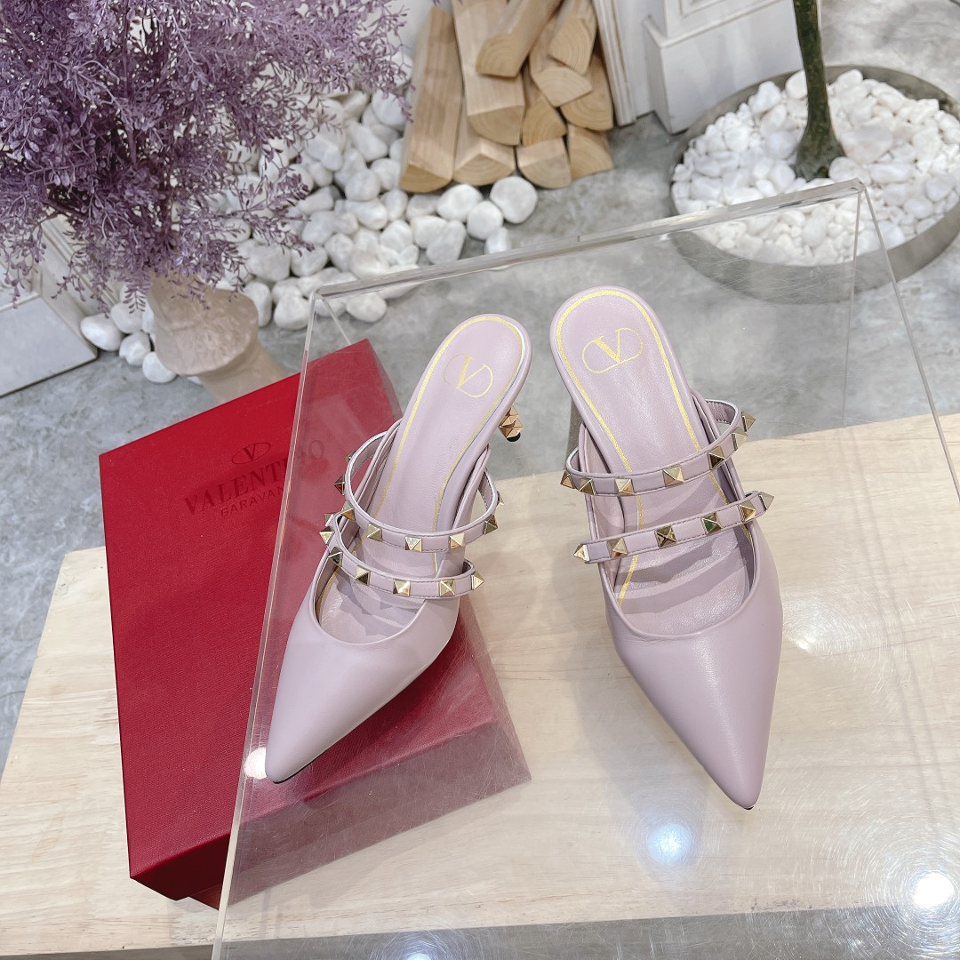 Valentino. contadores Valentino la última serie de la versión más alta de los detalles de la pasarel