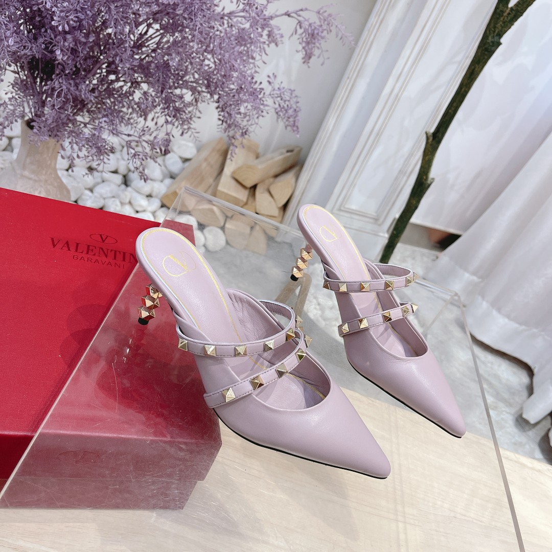 Valentino. contadores Valentino la última serie de la versión más alta de los detalles de la pasarel