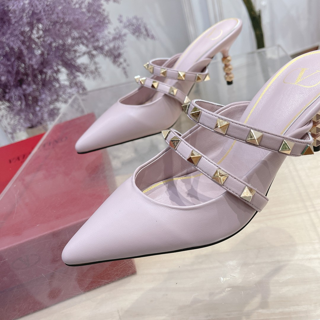 Valentino. contadores Valentino la última serie de la versión más alta de los detalles de la pasarel