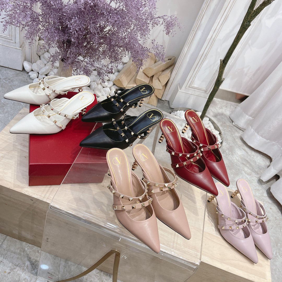 Valentino. contadores Valentino la última serie de la versión más alta de los detalles de la pasarel