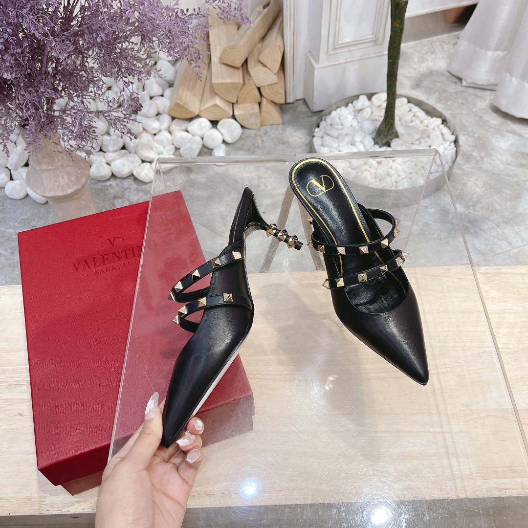 Valentino. contadores Valentino la última serie de la versión más alta de los detalles de la pasarel