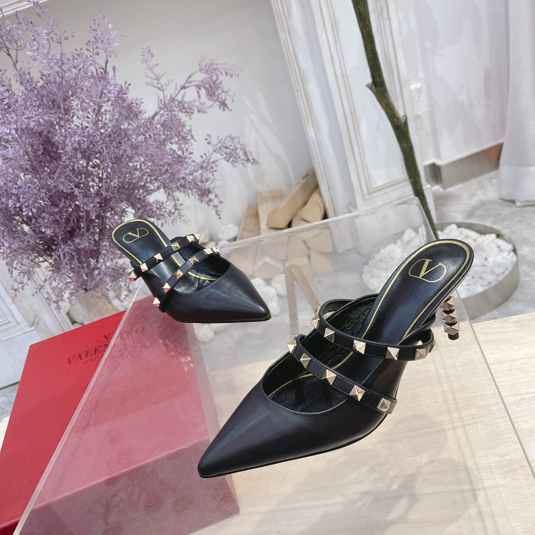 Valentino. contadores Valentino la última serie de la versión más alta de los detalles de la pasarel