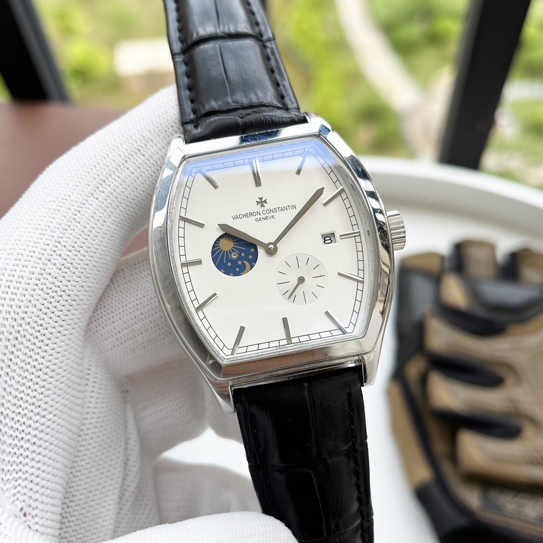 💰420 品牌:江诗丹顿 -Vacheron Constantin⚡️ 类型:男士腕表 表壳:316精钢(做工优质) 表带:进口真牛皮 机芯:高级定制全自动机械机芯(走时稳定) 玻璃:高级强化镀膜镜面 尺寸:直径41mm,厚度12.5mm