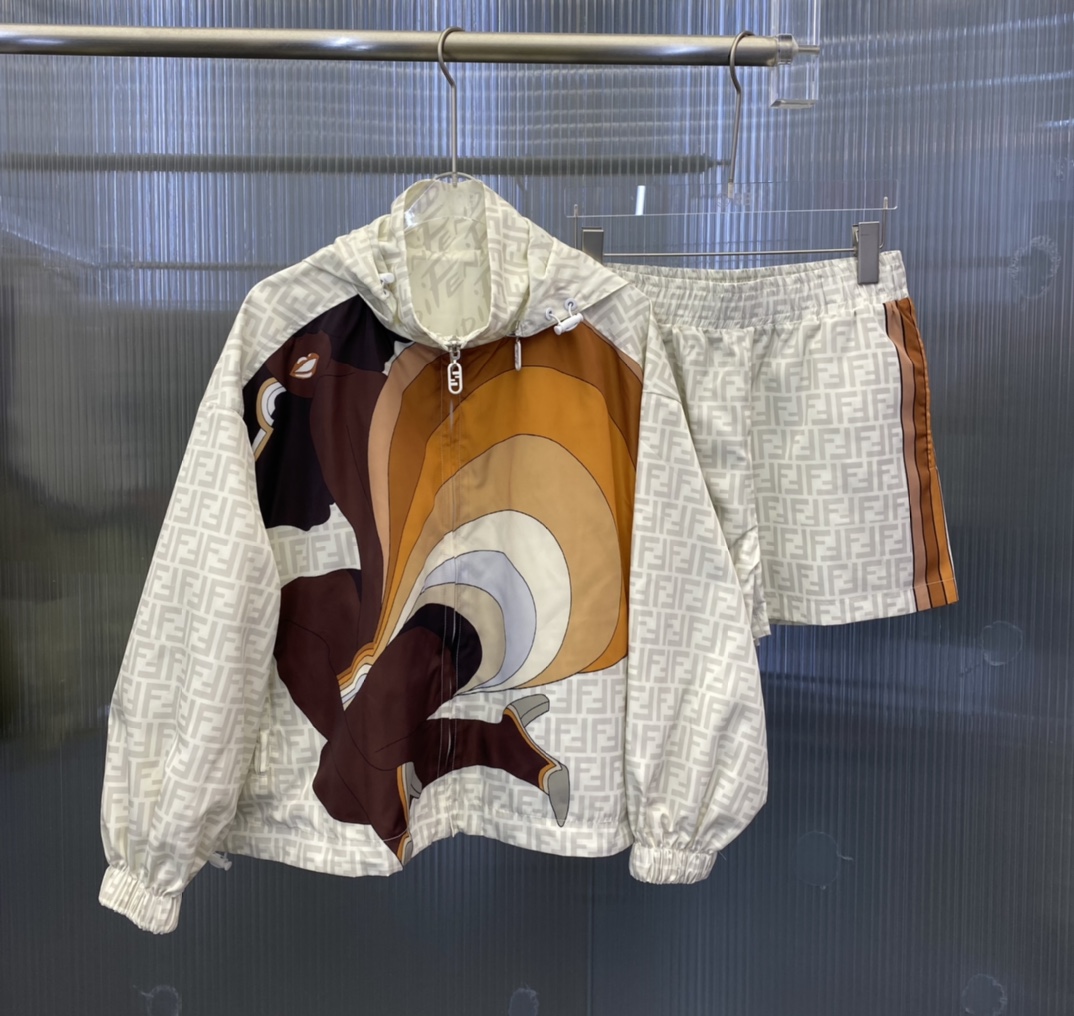 NO:696904,fendi/Fendi Casual sports suit customized sun protection fabric Tops and pants reversible design Classic presbyopia pattern collision Marilyn Monroe flower arrangement pattern original development Customized surface accessories Clothes are of high quality Same style for men and women High version sml,,fendi,fendi,19860909fendi/芬迪 休闲运动套装定制防晒面料 上衣裤子两面穿设计经典老花图案碰撞玛丽莲梦露插花图案原版开发 定制面辅料 衣服呈现上乘品质 男女同款 高版本 sml,,fendi,fendi,,Women's clothing