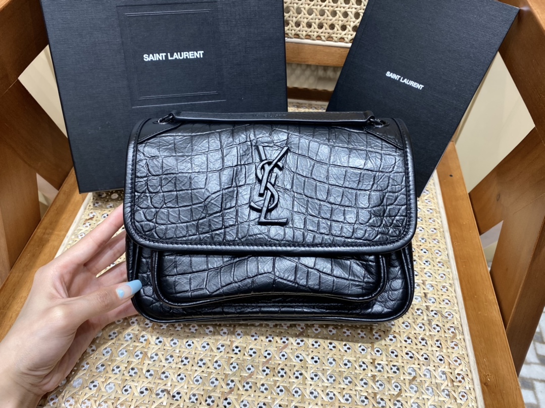 YSL 𝐍𝐢𝐤𝐢 22𝐜𝐦 邮差包 533037鳄鱼纹黑色/黑链