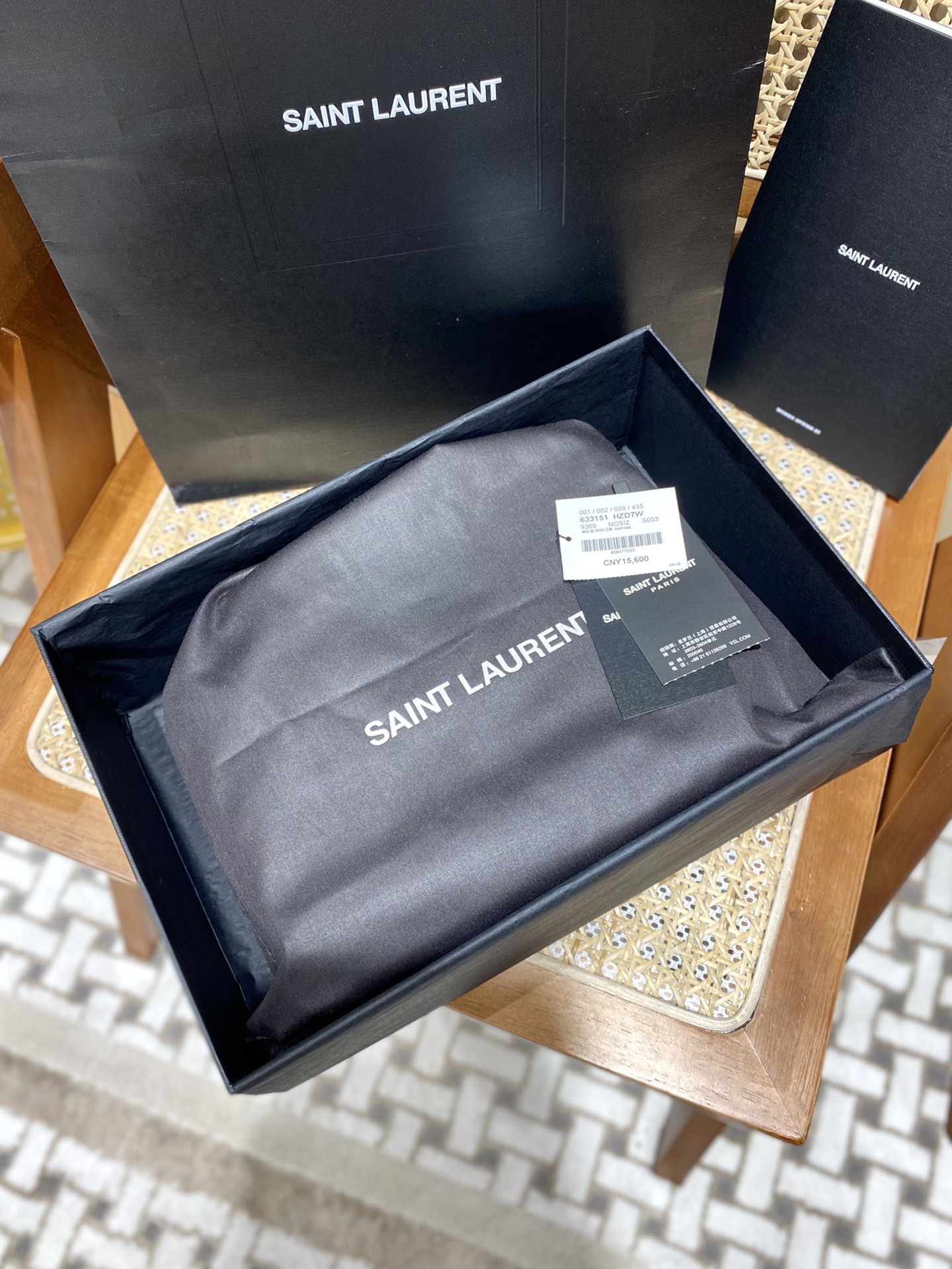 YSL 𝐍𝐢𝐤𝐢 22𝐜𝐦 邮差包 533037鳄鱼纹黑色/黑链