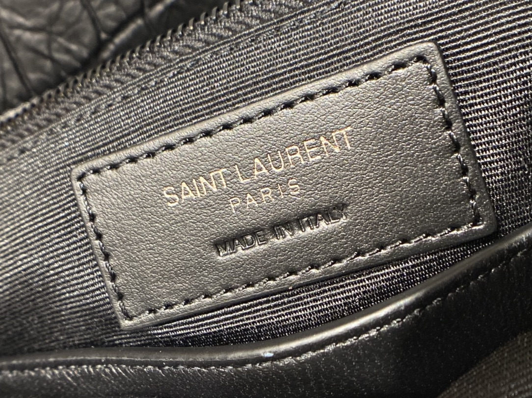 YSL 𝐍𝐢𝐤𝐢 28𝐜𝐦 邮差包 633158鳄鱼纹黑色/黑链