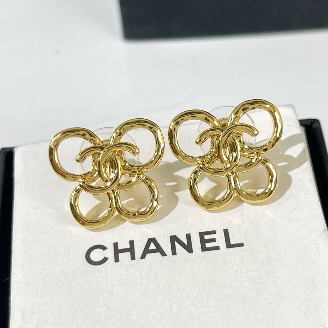 新款☑️CHANEL香奈儿金色双c蝴蝶耳钉耳环