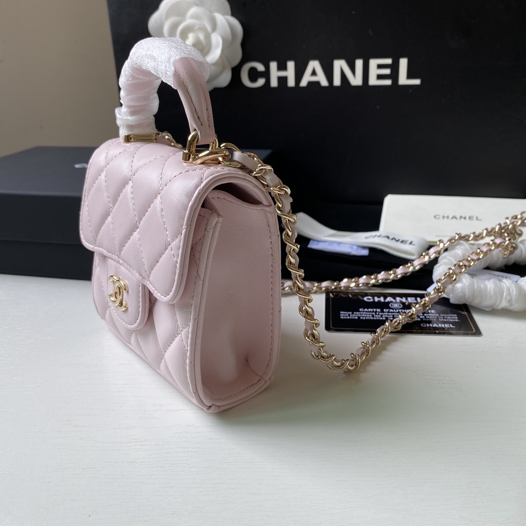 Chanel 2022C新品到货 带手提的化妆包 内配小镜子 空间可以容纳纸巾、口红 等一些日常小物件