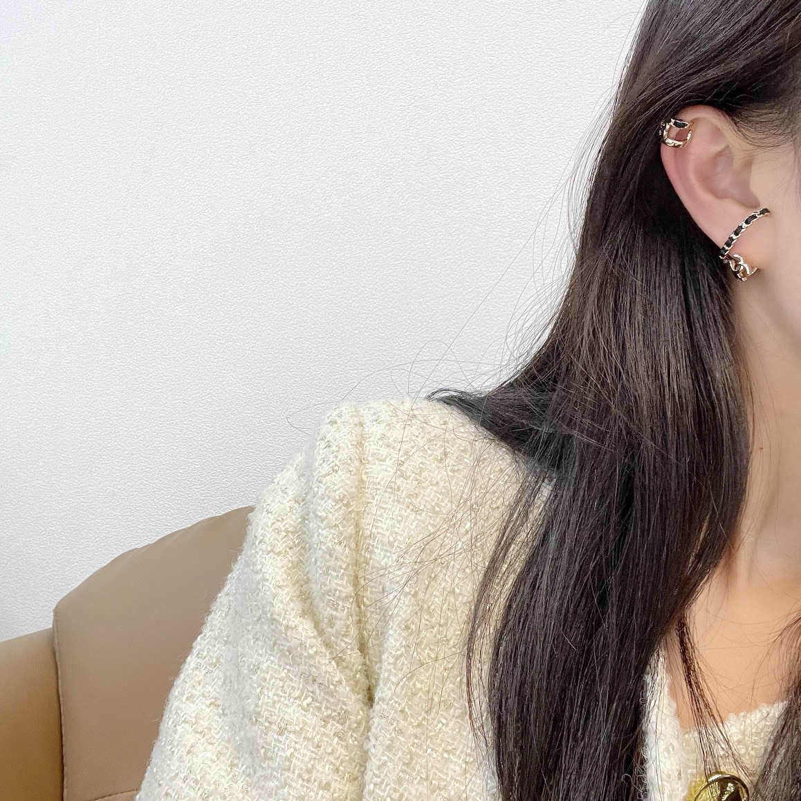 新款☑️CHANEL香奈儿黑皮绳双c不对称耳钉耳夹