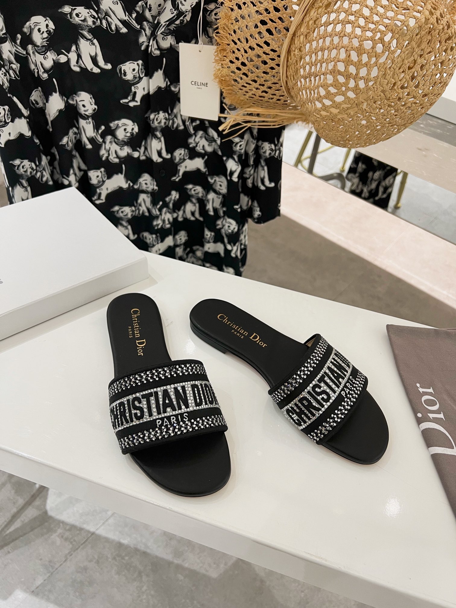Dior 봄여름 리조트 컬렉션 CD 자수 슬리퍼 정품 워싱 오리지널 개발 이탈리아 천연가죽 아웃솔 별 각인
