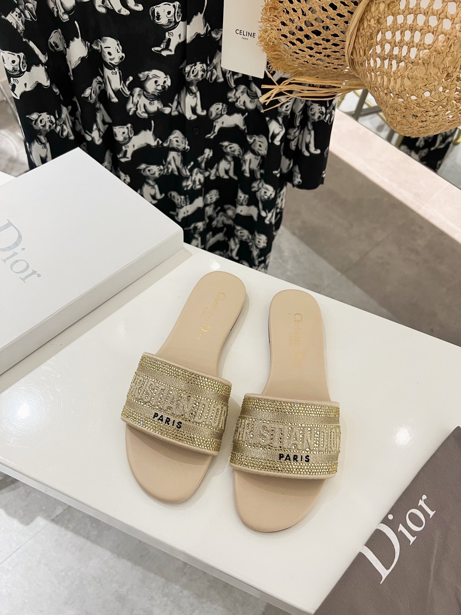 Dior 봄여름 리조트 컬렉션 CD 자수 슬리퍼 정품 워싱 오리지널 개발 이탈리아 천연가죽 아웃솔 별 각인
