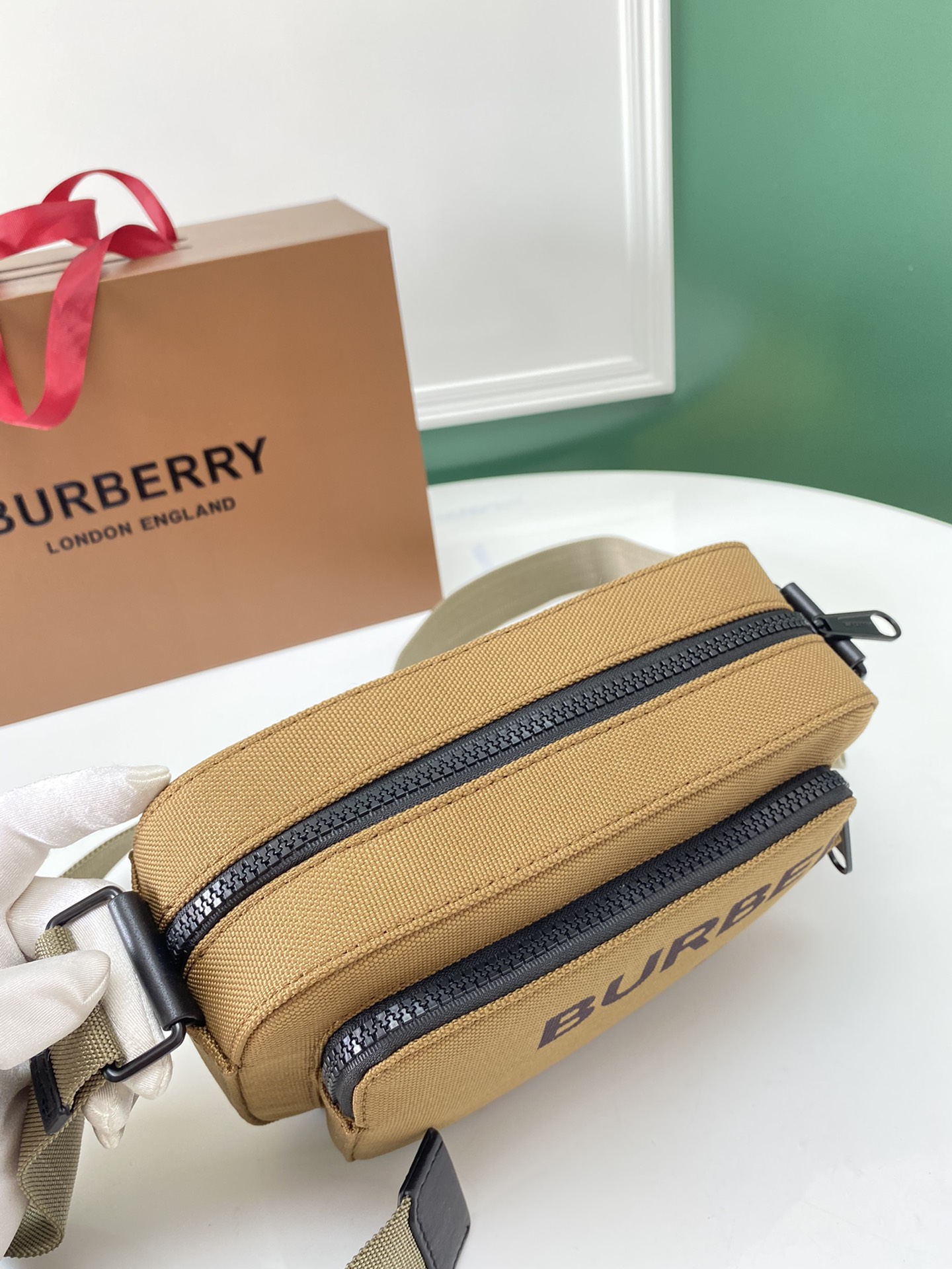 Burberry巴宝莉麻布防水材料相机包