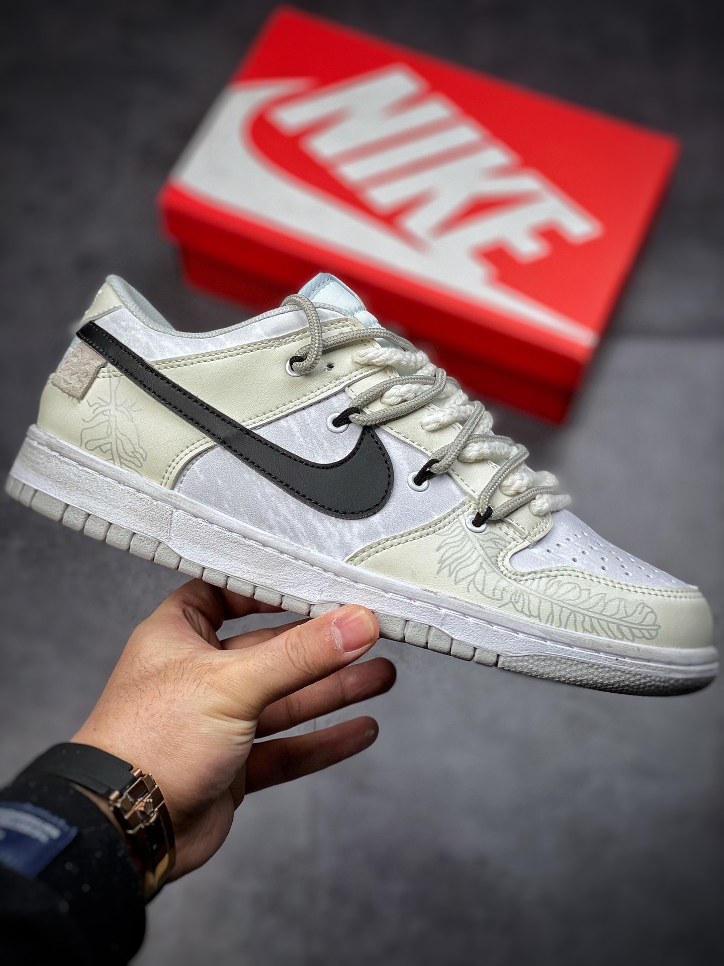 170  绑绳Off-White解构风定制 耐克Nike SB Dunk Low Lot”Milk White/Black”扣篮系列低帮经典百搭休闲运动板鞋DD1391-103