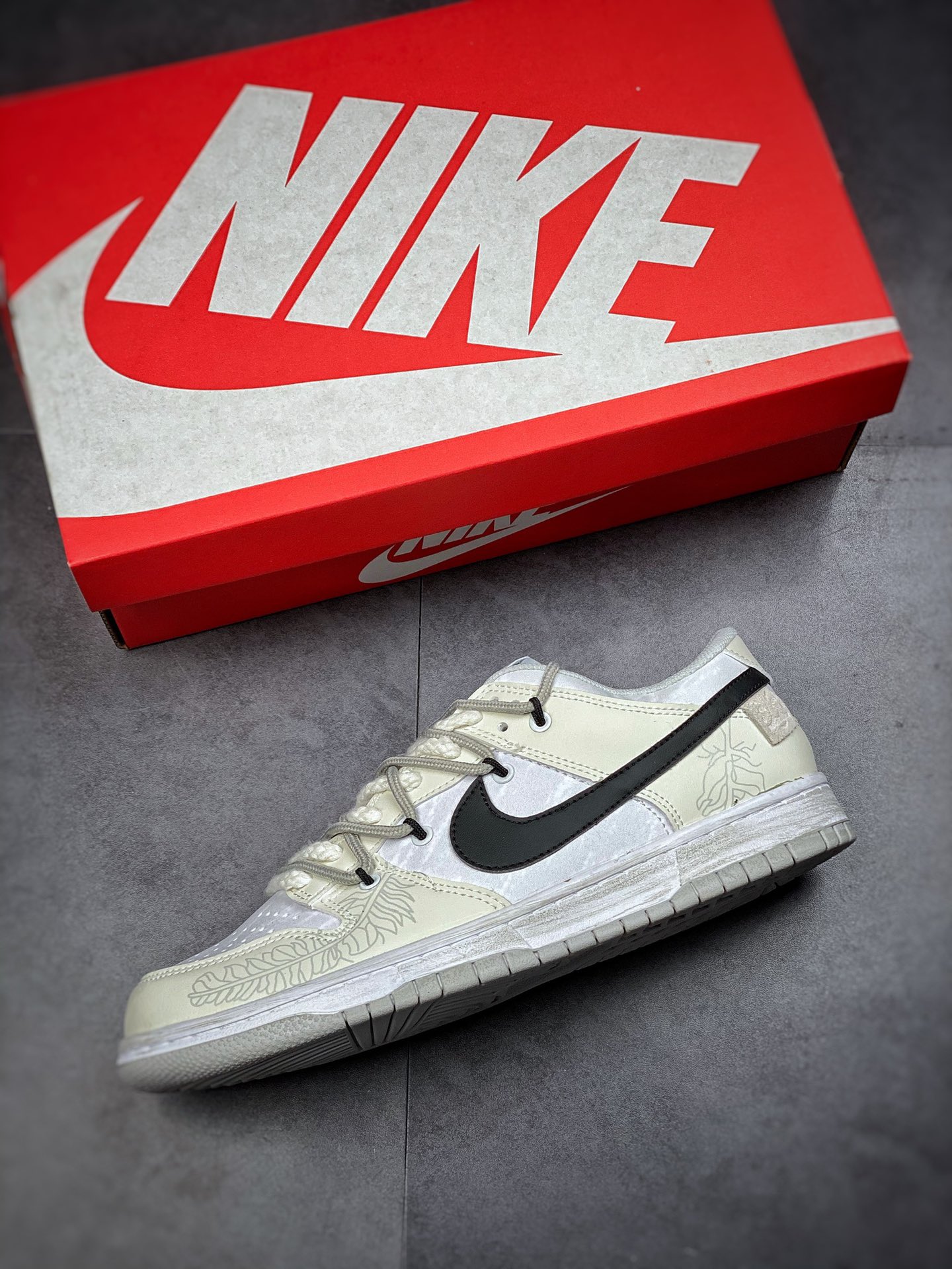 170  绑绳Off-White解构风定制 耐克Nike SB Dunk Low Lot”Milk White/Black”扣篮系列低帮经典百搭休闲运动板鞋DD1391-103