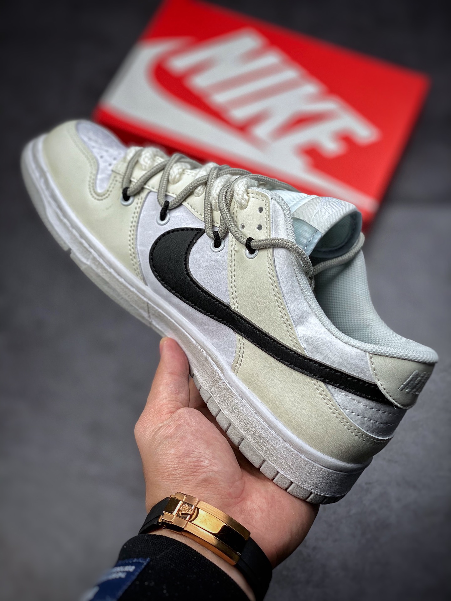 170  绑绳Off-White解构风定制 耐克Nike SB Dunk Low Lot”Milk White/Black”扣篮系列低帮经典百搭休闲运动板鞋DD1391-103