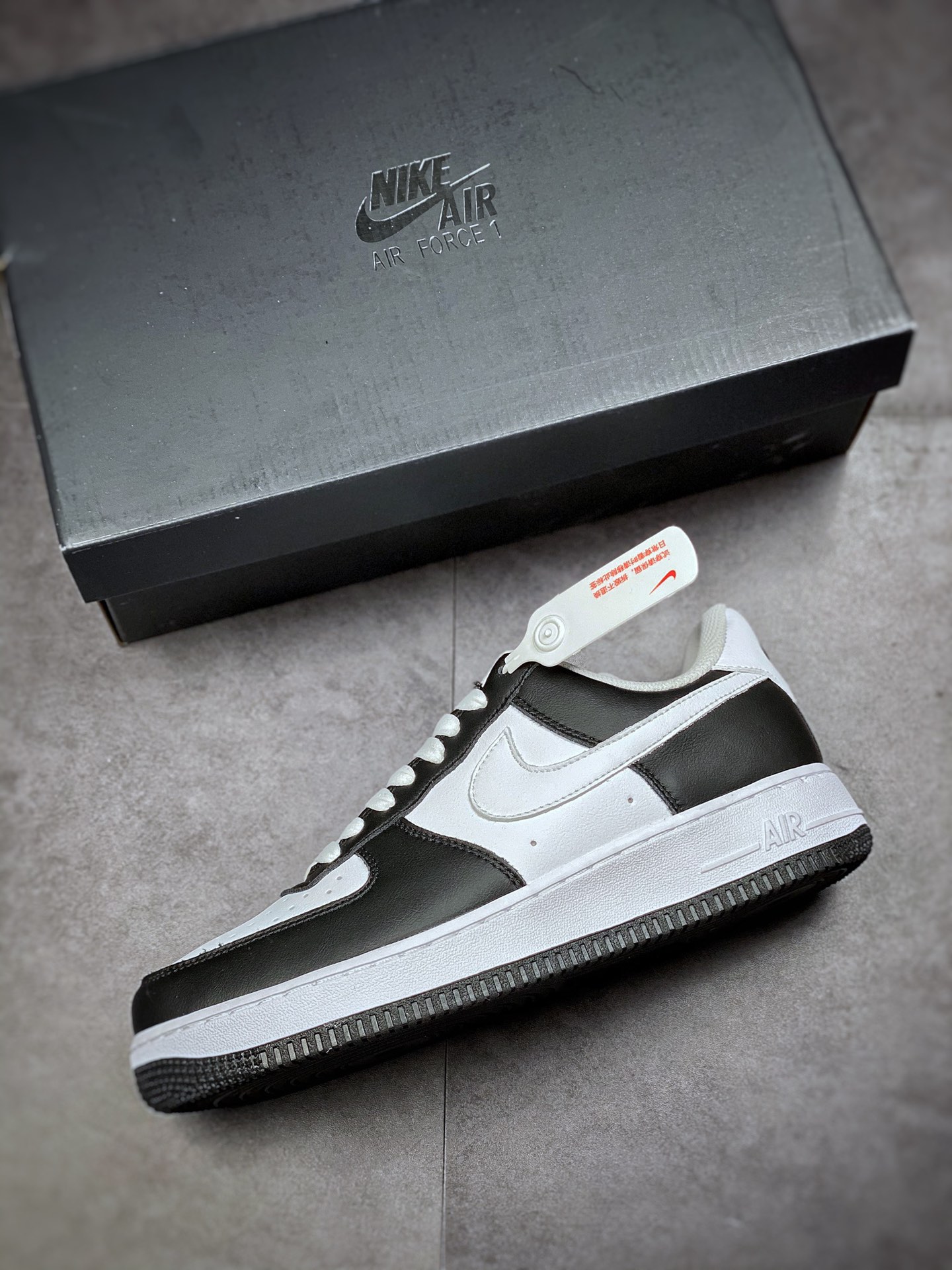 200  Nike Air Force 1 Low 07 黑白熊猫白钩 CW2288-689