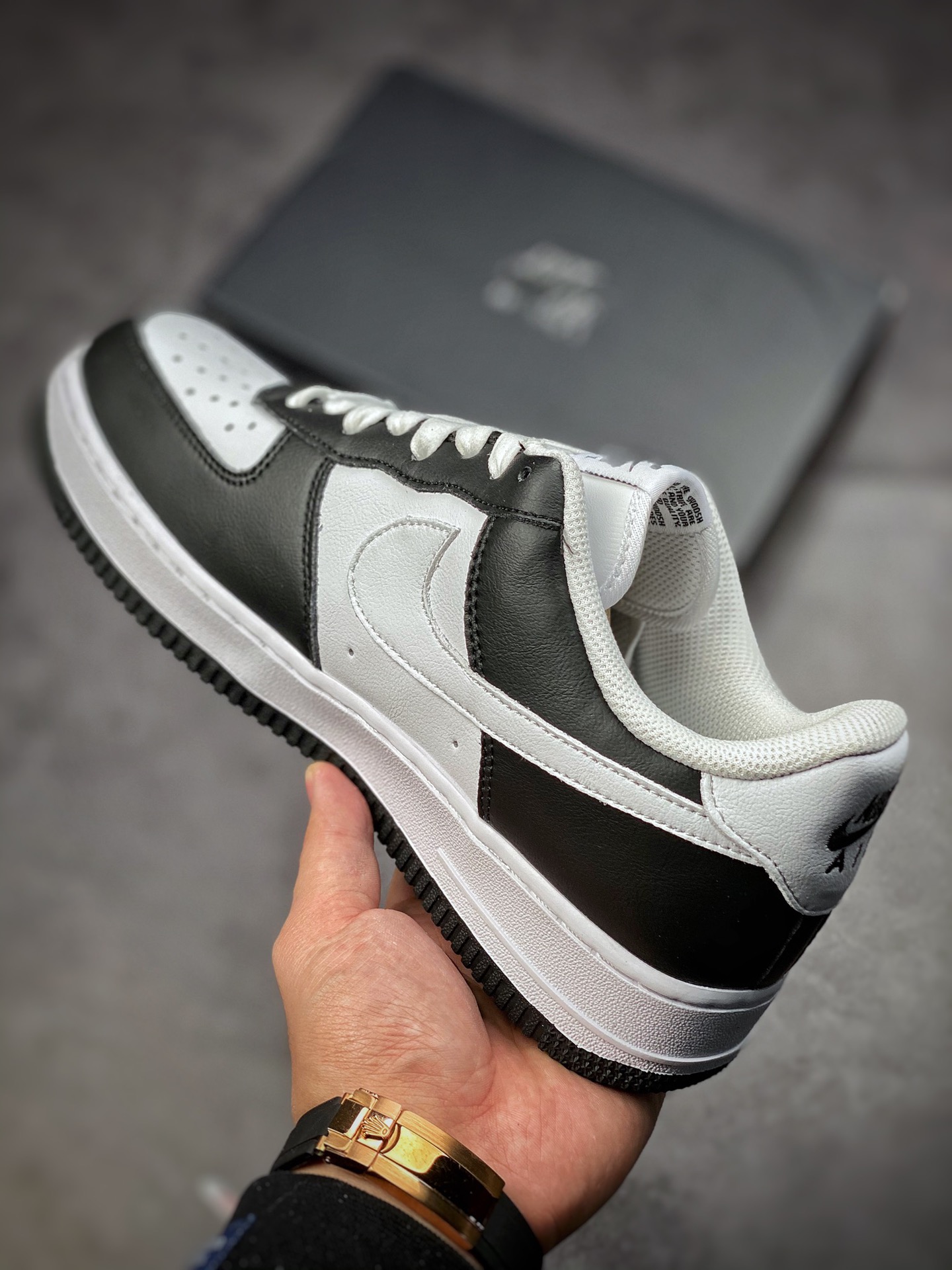 200  Nike Air Force 1 Low 07 黑白熊猫白钩 CW2288-689