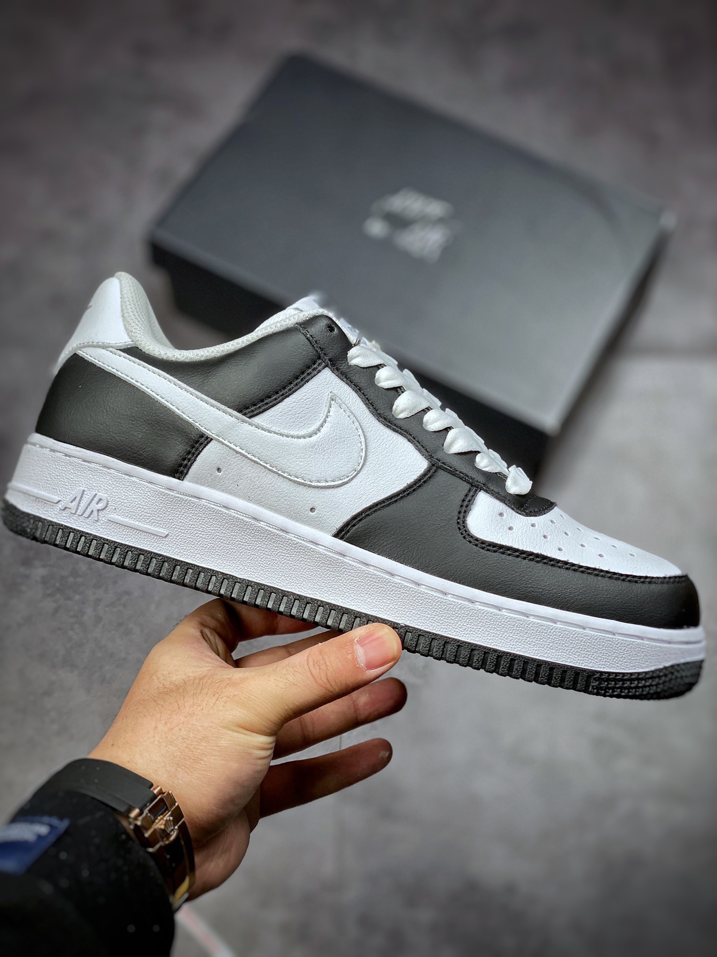 200  Nike Air Force 1 Low 07 黑白熊猫白钩 CW2288-689