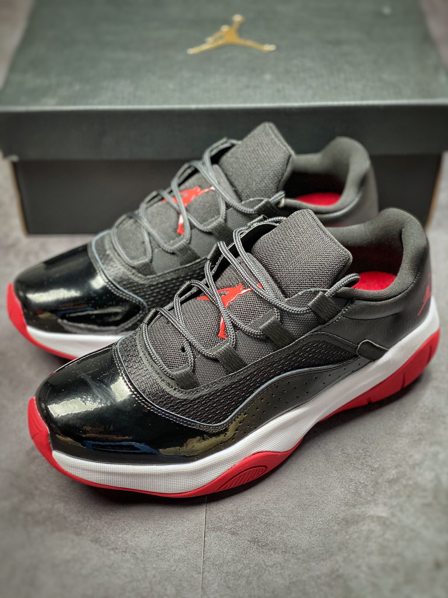 210  Air Jordan AJ11 CMFT Low South Beach 黑红公牛 DM0844-005