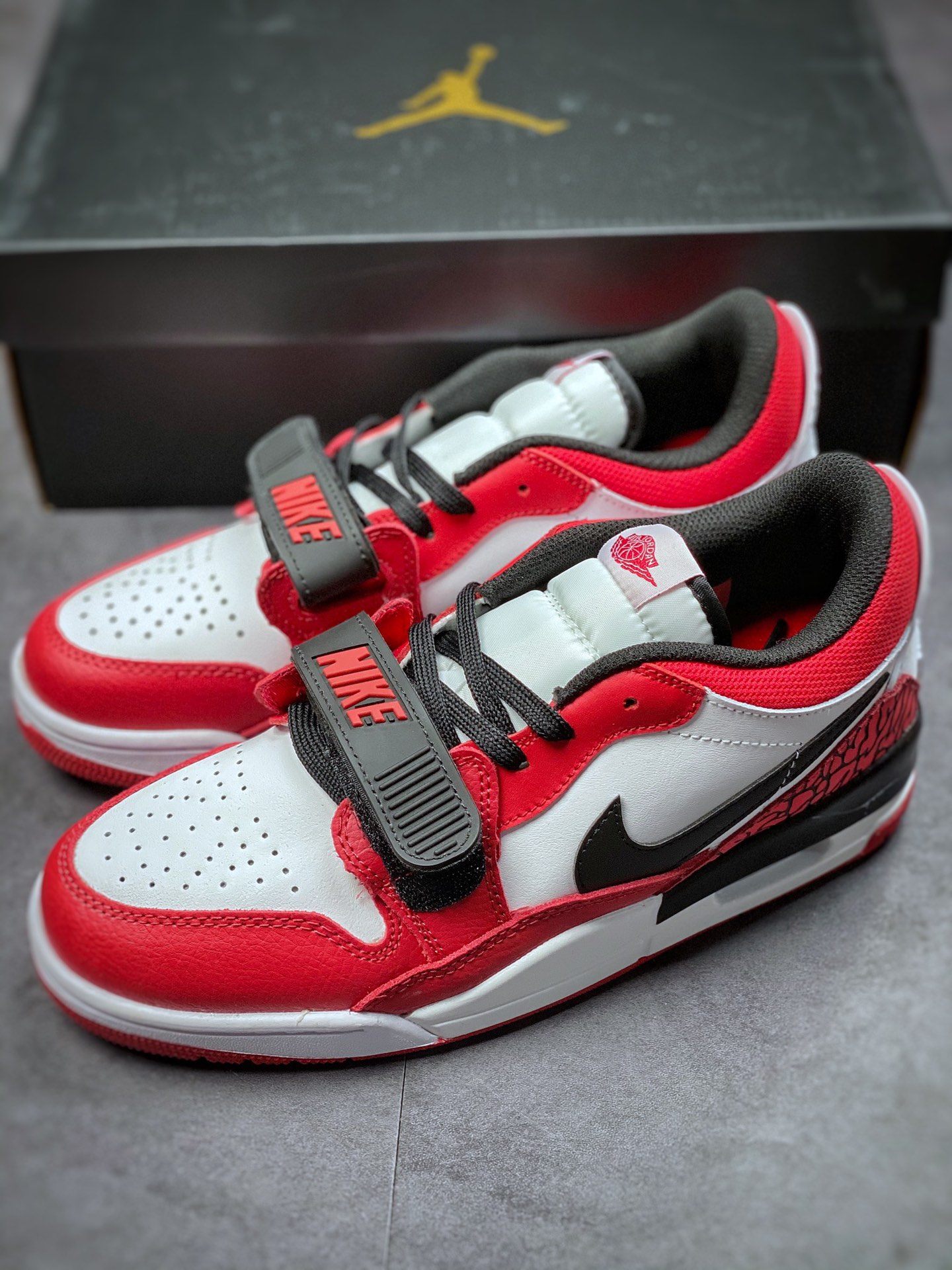 200  Air Jordan  Legacy 三合一312 ”芝加哥” 有着交错结合的设计CD7069-116