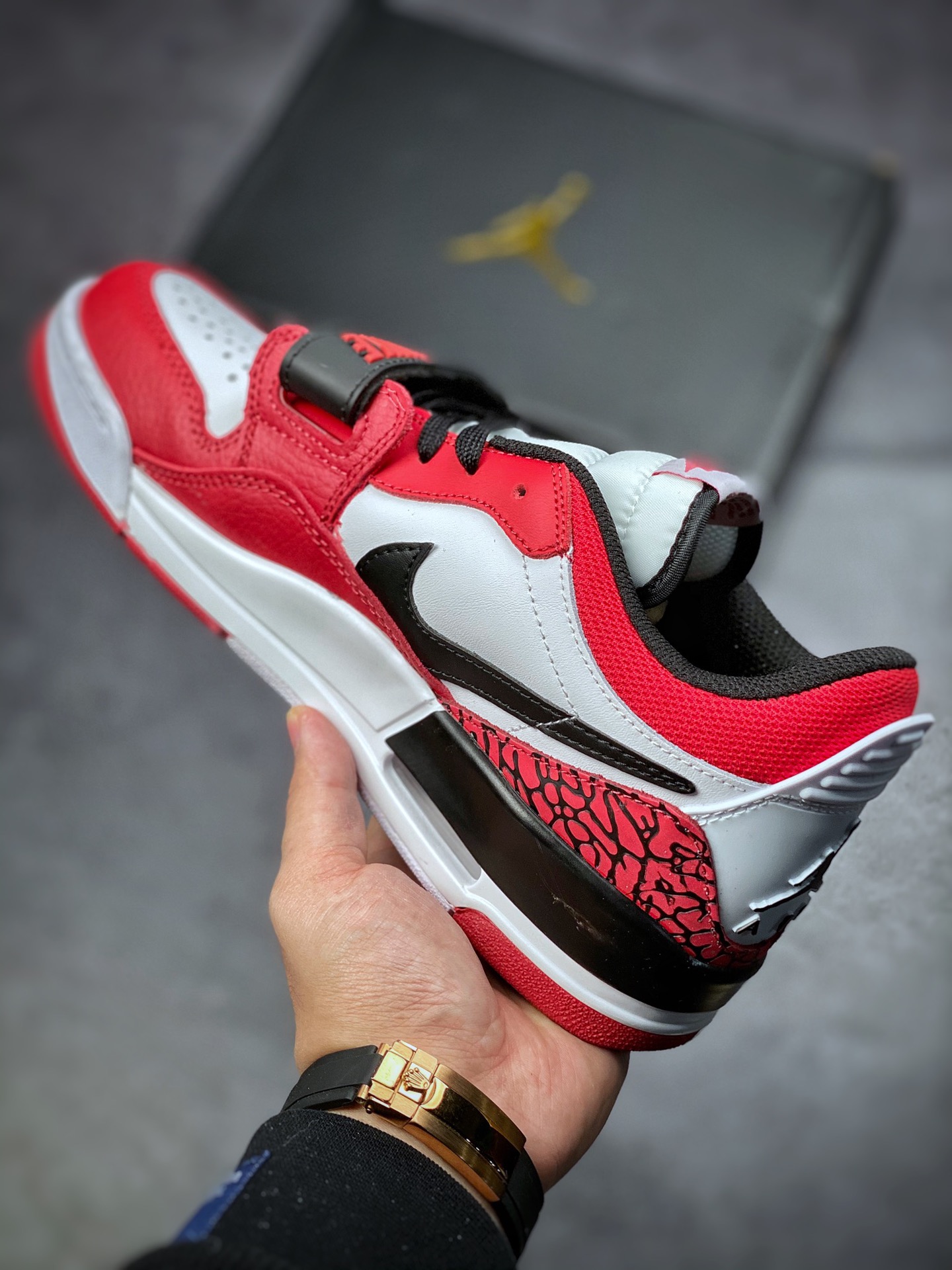 200  Air Jordan  Legacy 三合一312 ”芝加哥” 有着交错结合的设计CD7069-116