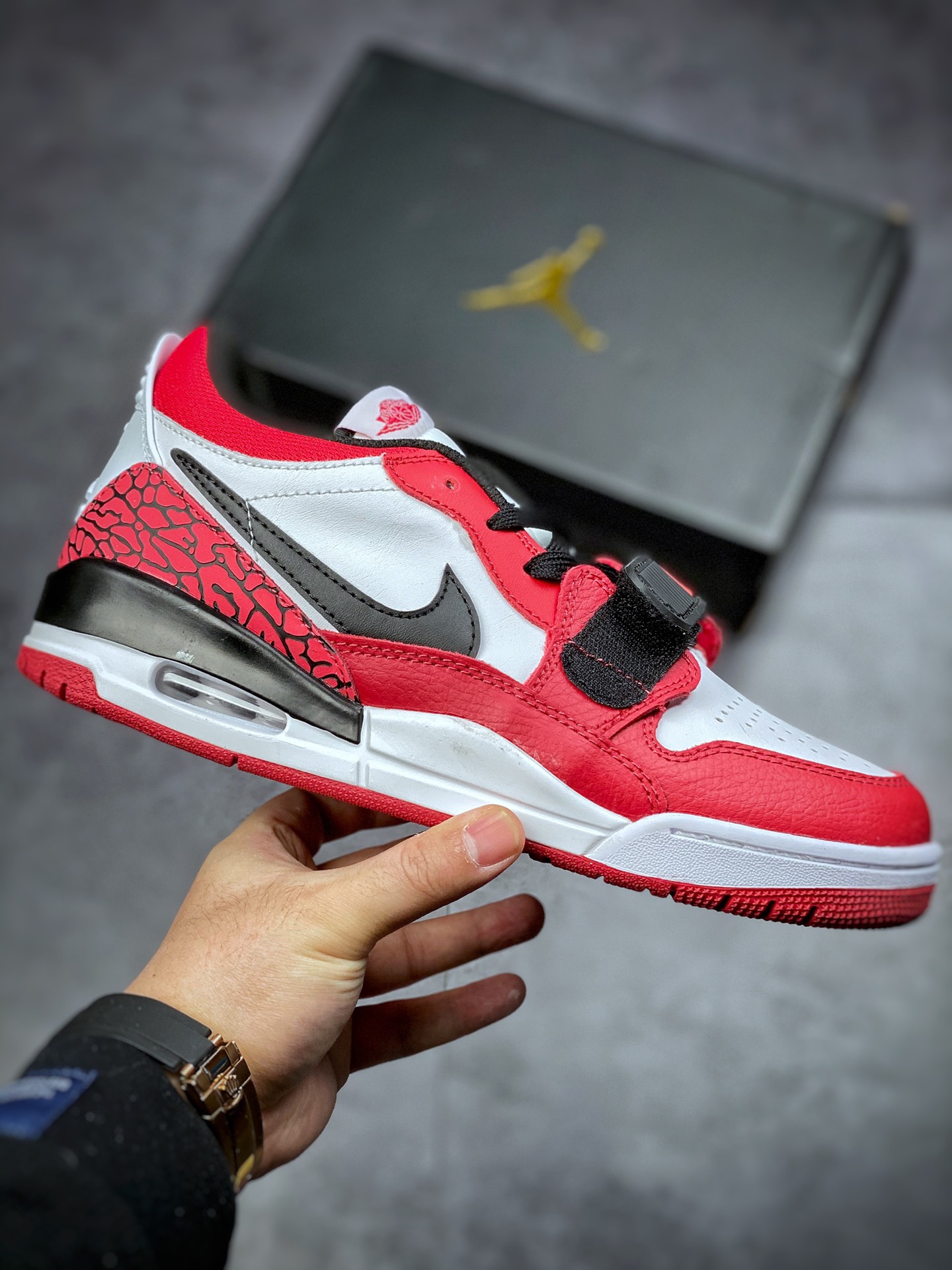 200  Air Jordan  Legacy 三合一312 ”芝加哥” 有着交错结合的设计CD7069-116