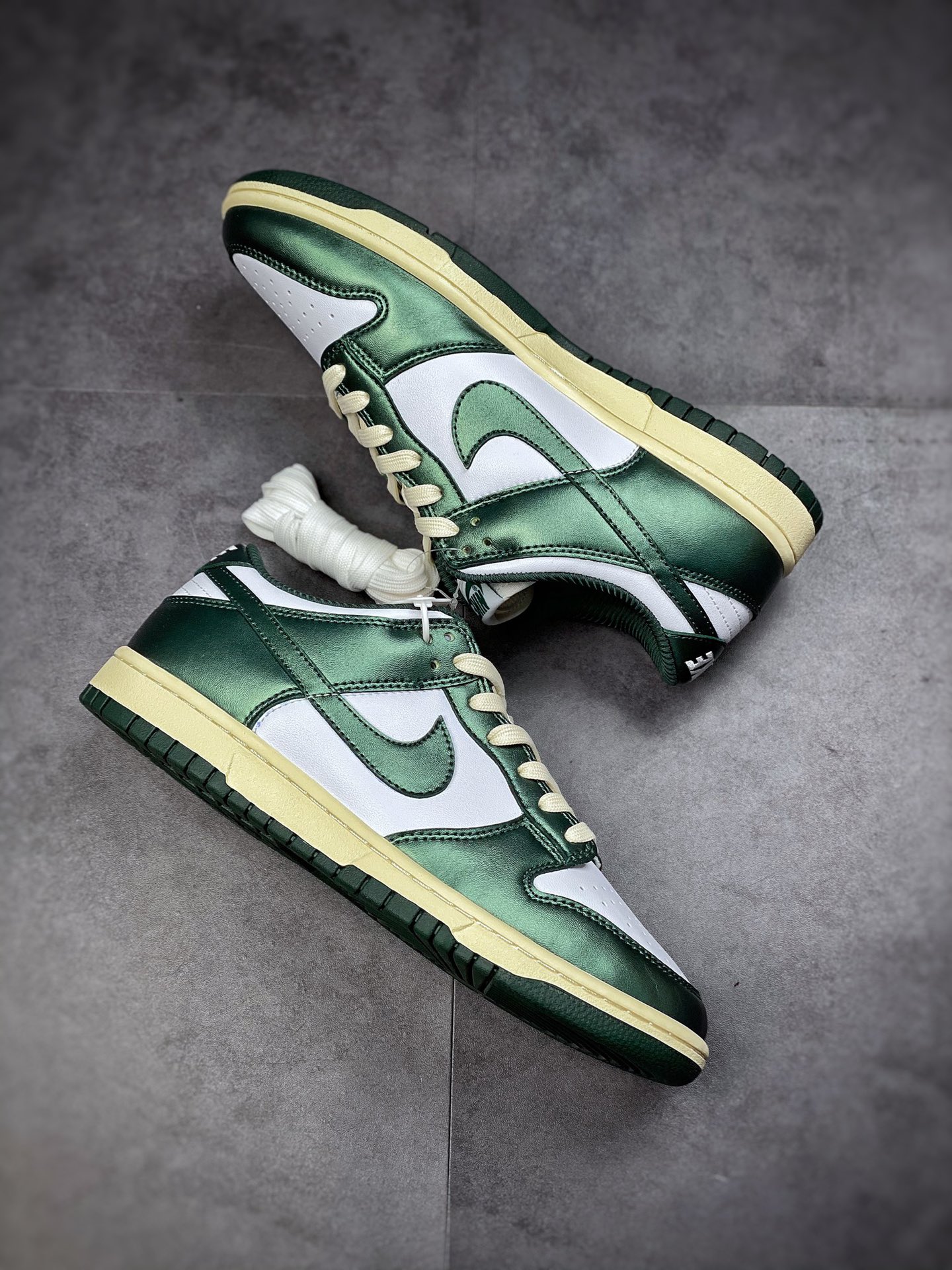 220   Nike Dunk Low “Vintage Green” 复古白绿 DQ8580-100