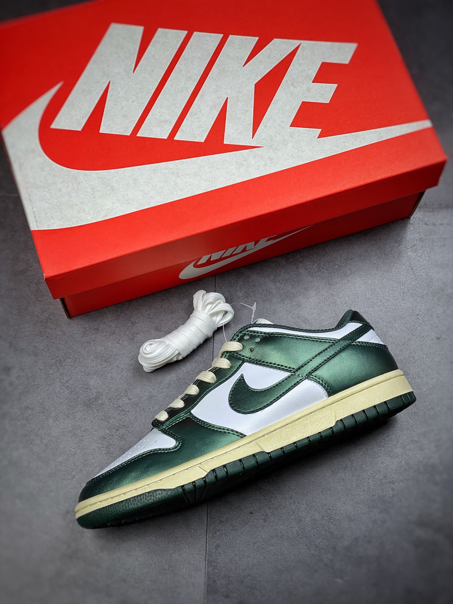220   Nike Dunk Low “Vintage Green” 复古白绿 DQ8580-100
