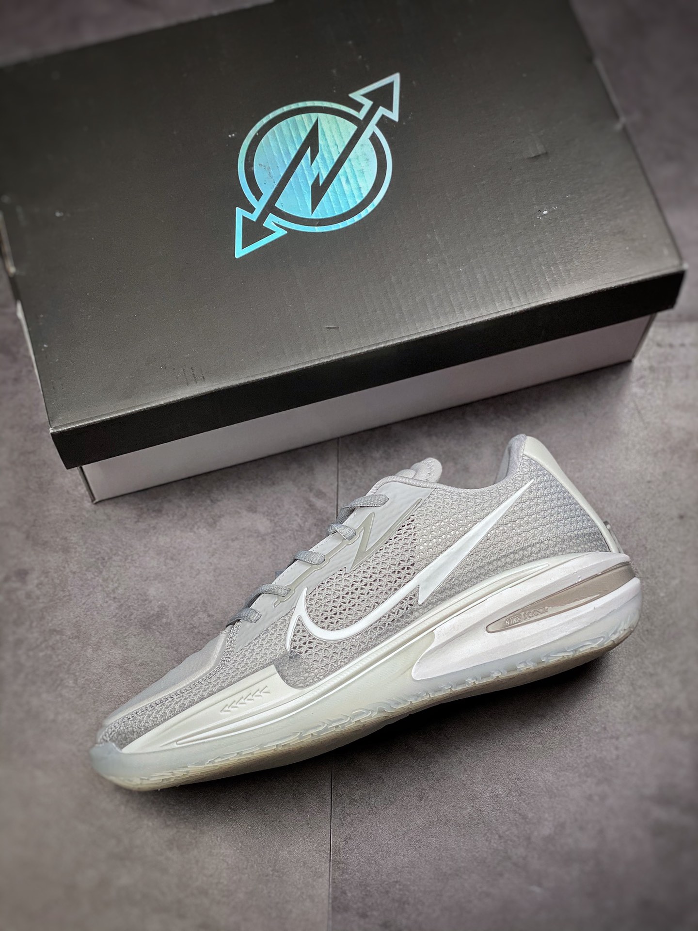 240  Nike Air Zoom G.T.Cut EP 耐克新款实战系列篮球鞋浅灰白 CZ0175-007