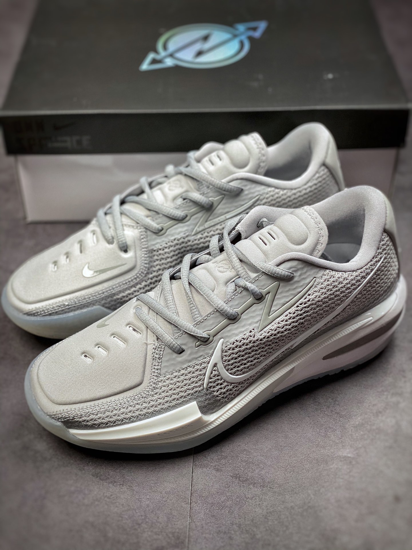240  Nike Air Zoom G.T.Cut EP 耐克新款实战系列篮球鞋浅灰白 CZ0175-007
