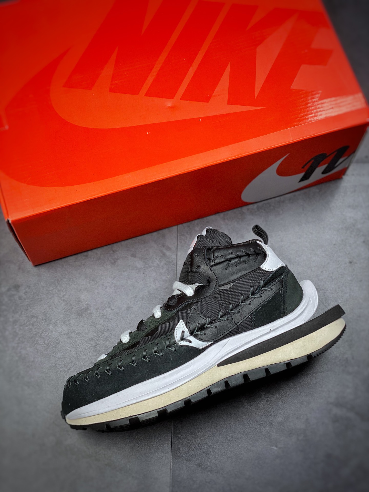 360  Jean Paul Gaultier x sacai x Nike VaporWaffle ”Sesame”  三方联名DH9186-001