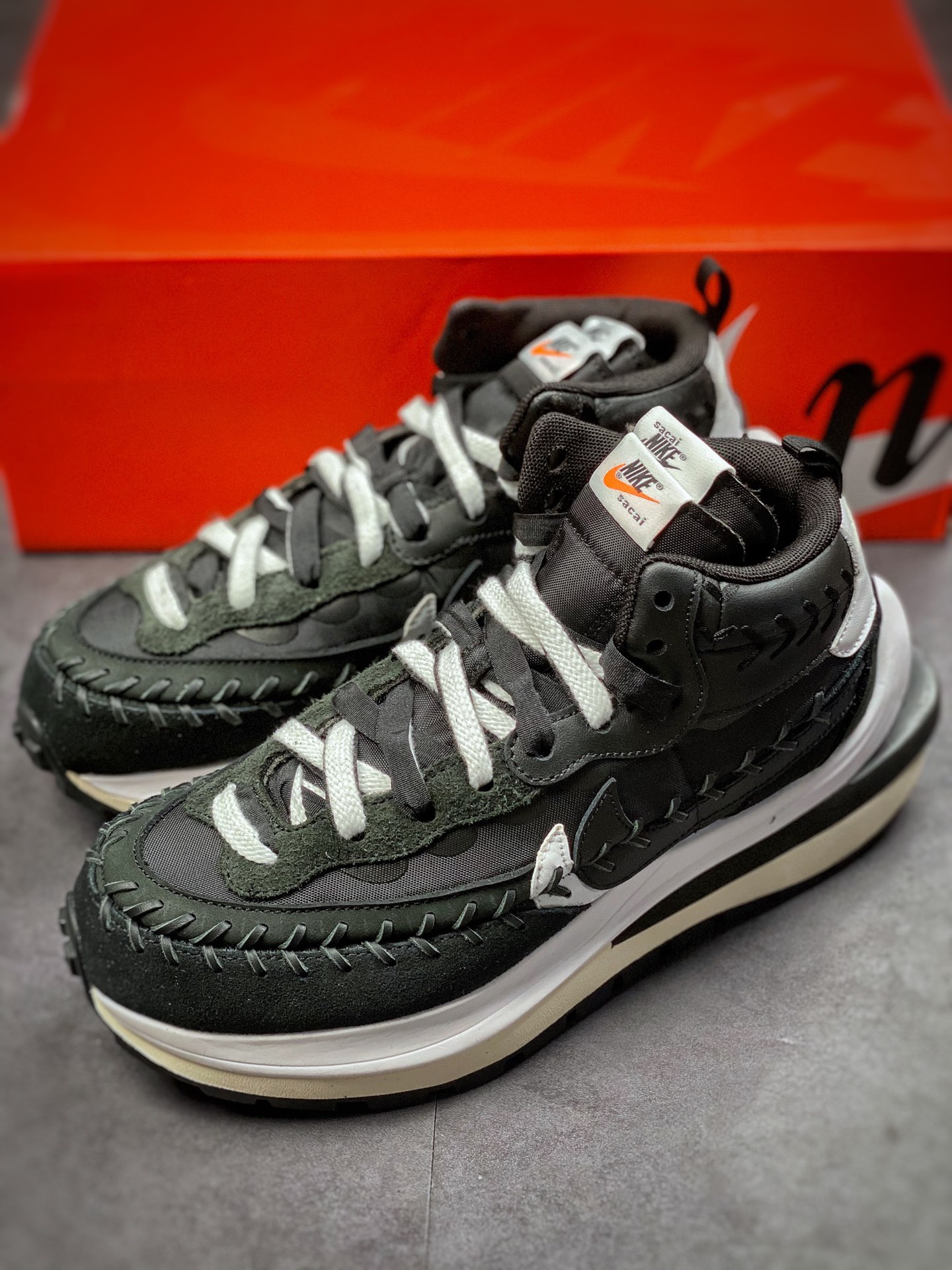 360  Jean Paul Gaultier x sacai x Nike VaporWaffle ”Sesame”  三方联名DH9186-001