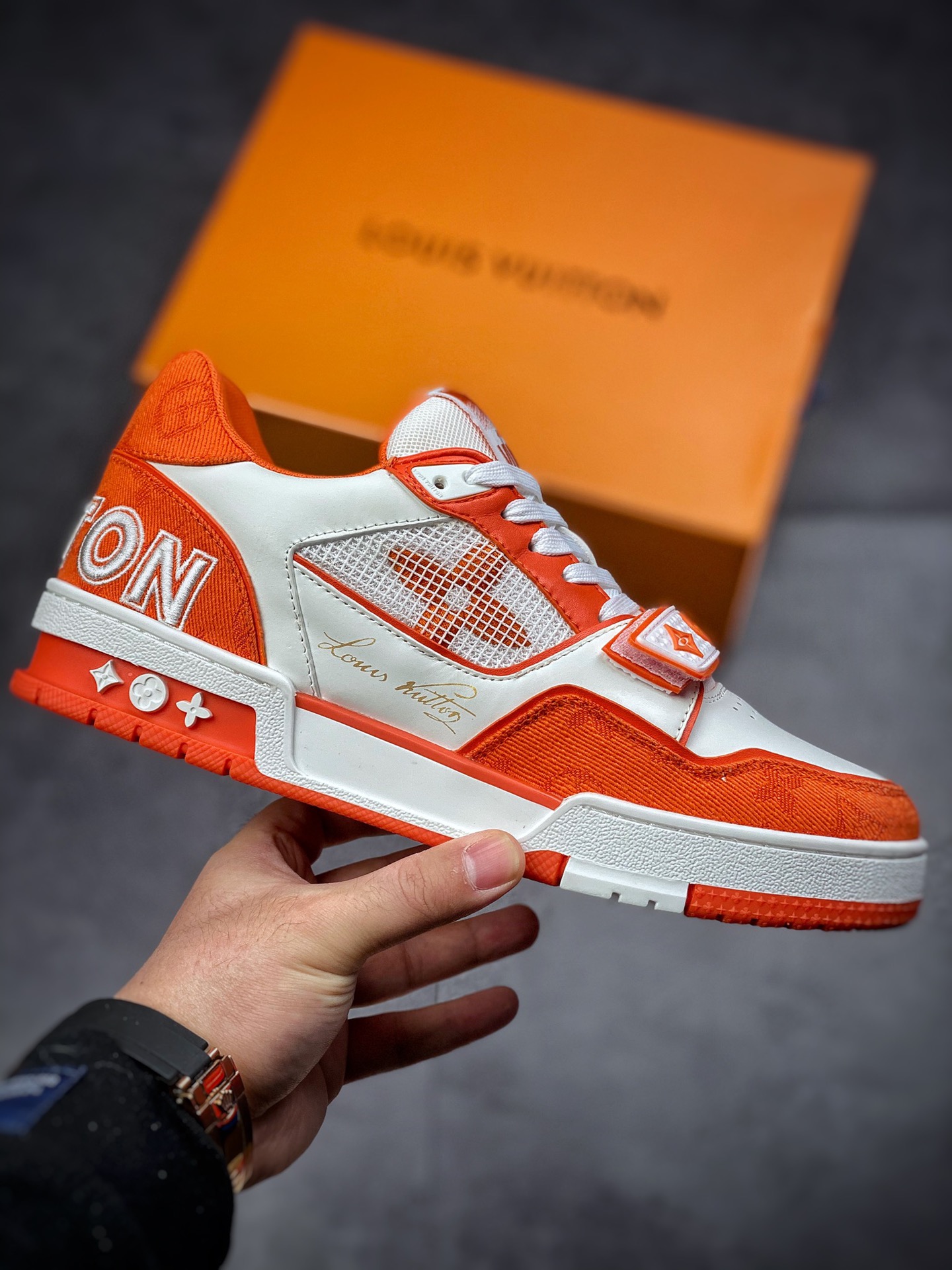500  2022 LV Trainer 限定联名 入秋最新配色国内限定无售