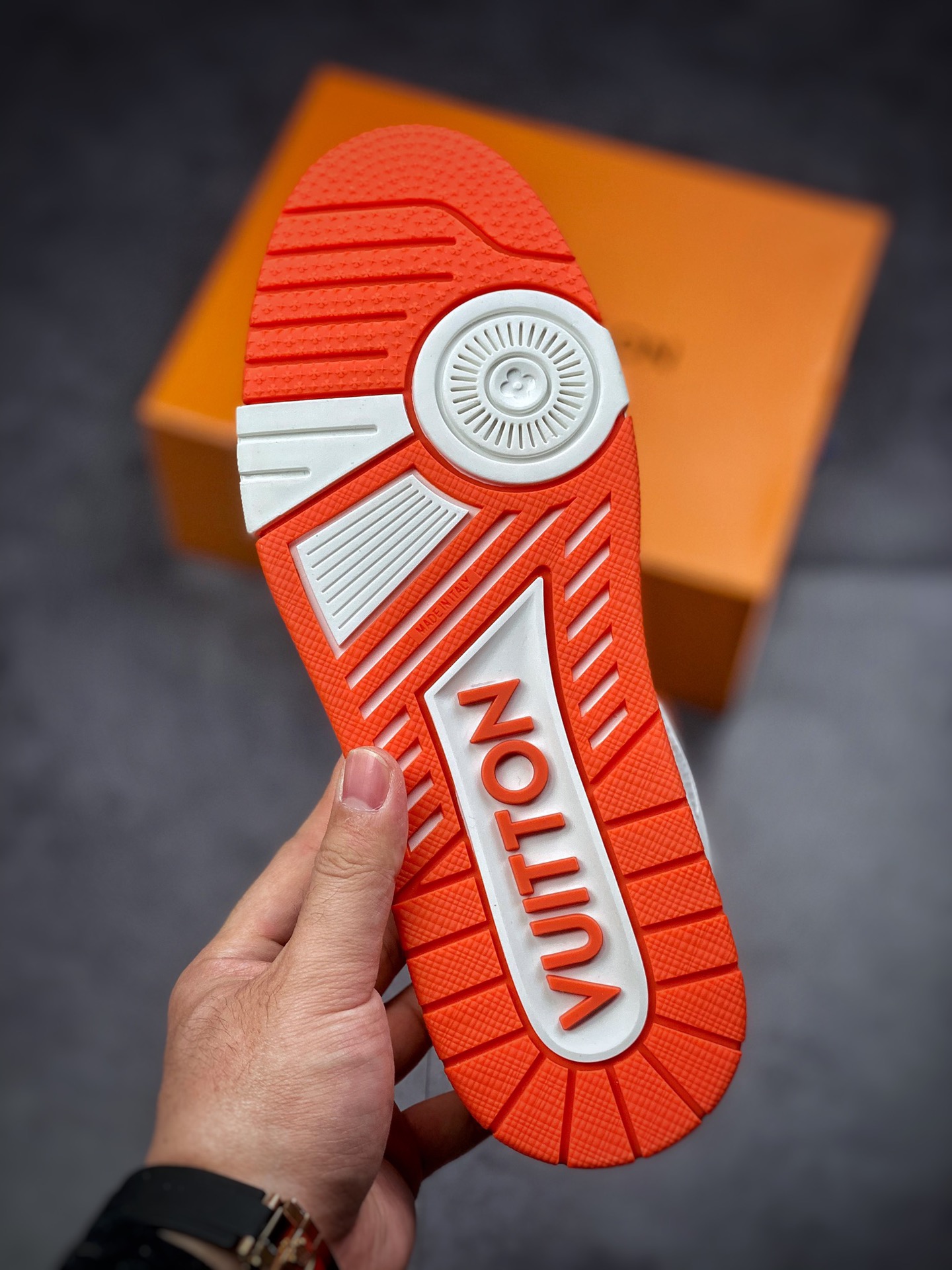 500  2022 LV Trainer 限定联名 入秋最新配色国内限定无售