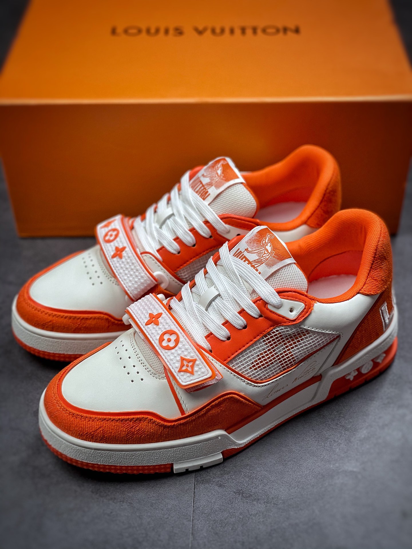 500  2022 LV Trainer 限定联名 入秋最新配色国内限定无售